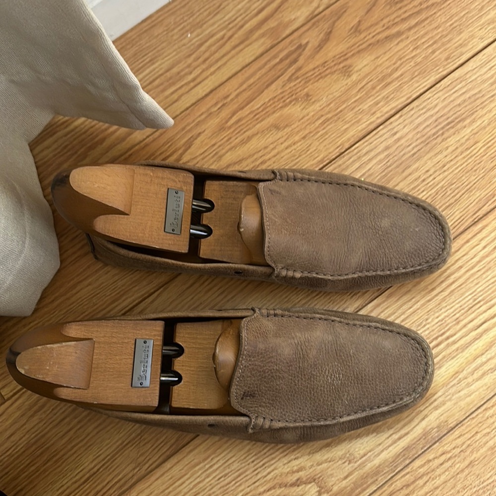 Men’s Tods Slip on shoes Sz 10 Camel